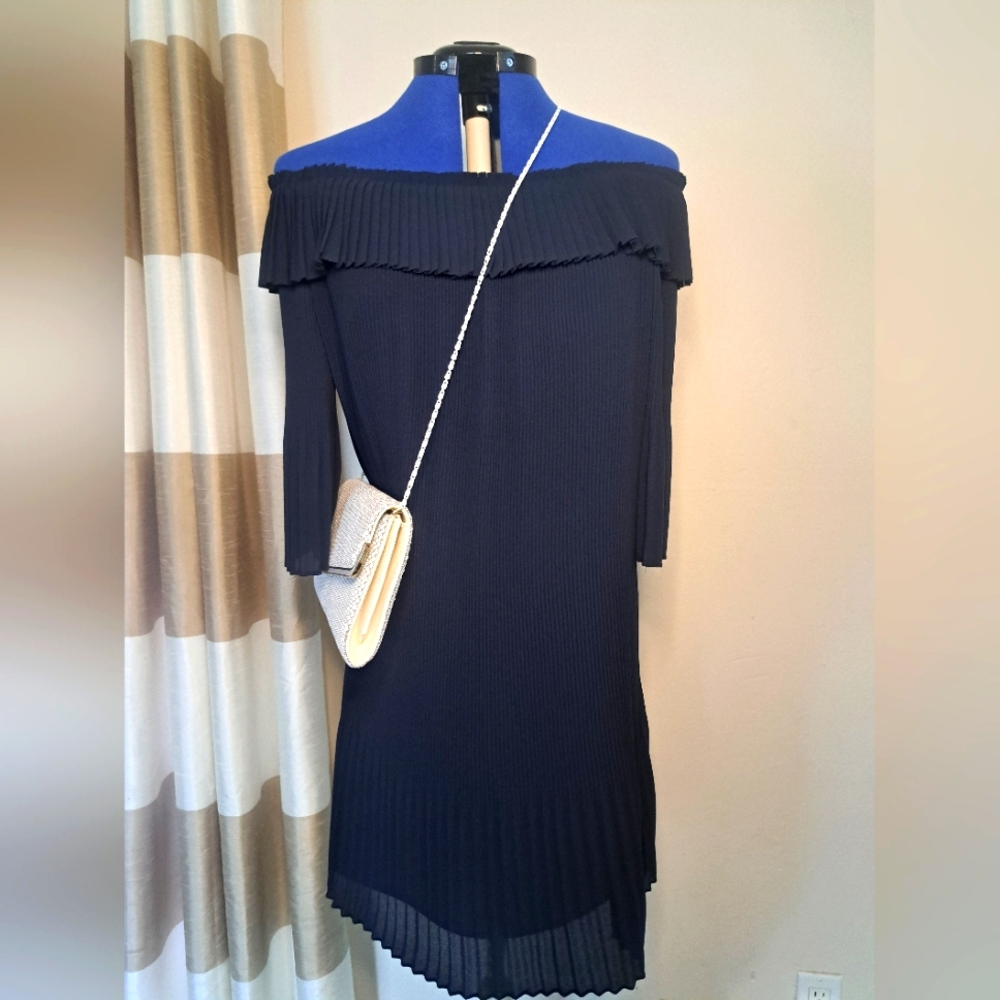 Ted Baker Midi Pleaded Navy Blue Dress Off the shoulder Size 2 preowned EUC